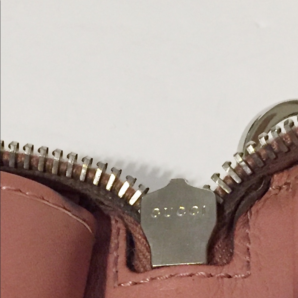 ♦️SOLD♦️Gucci pink embossed monogram wallet - Picture 6 of 8